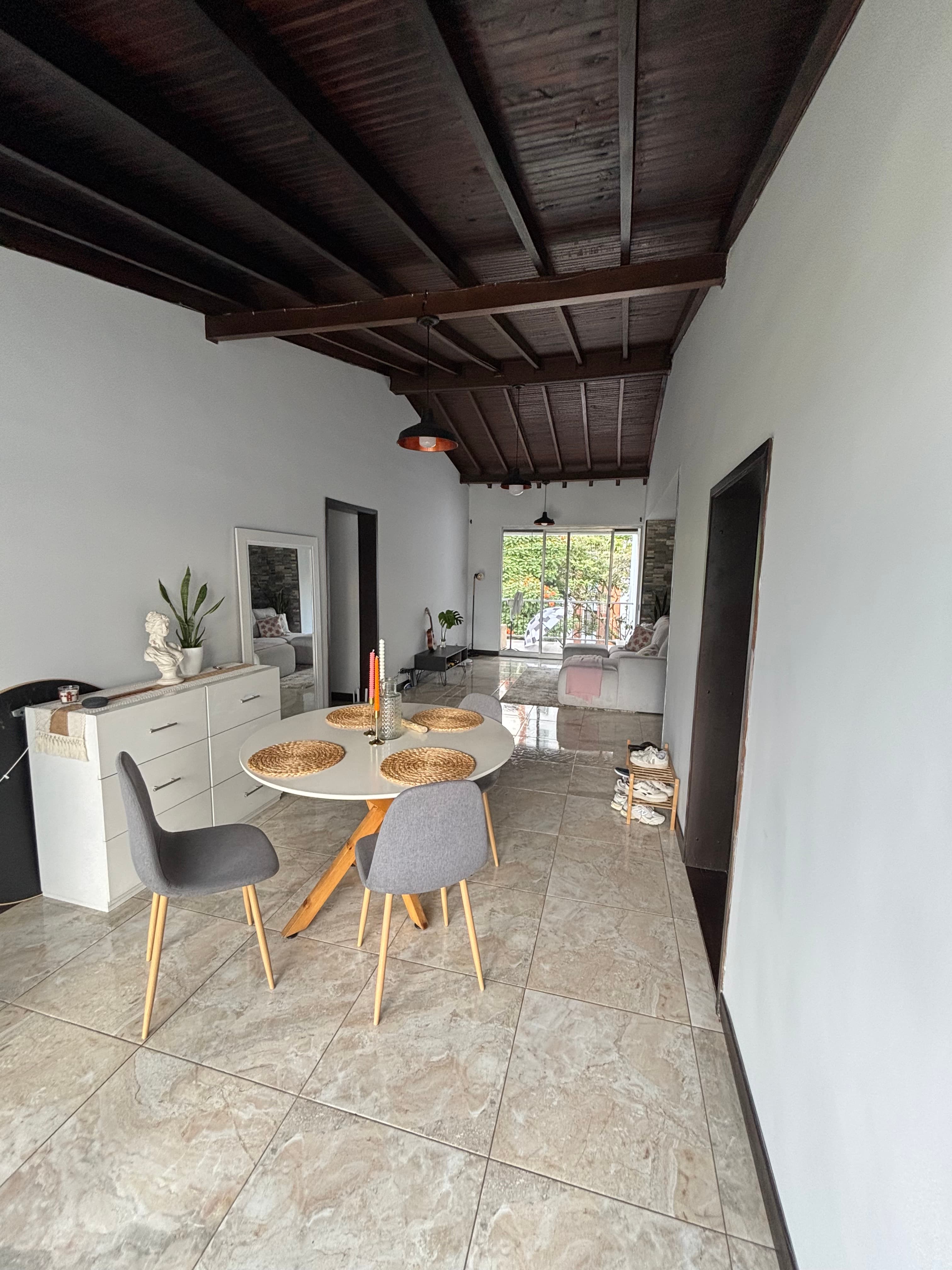 Foto 4 de Casa con entrenador - Patio bonito